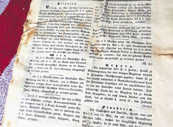 V eni od najdenih kositrnih skrinjic je bil ohranjen časopis Laibacher Zeitung, ki je izšel 31. maja 1845.