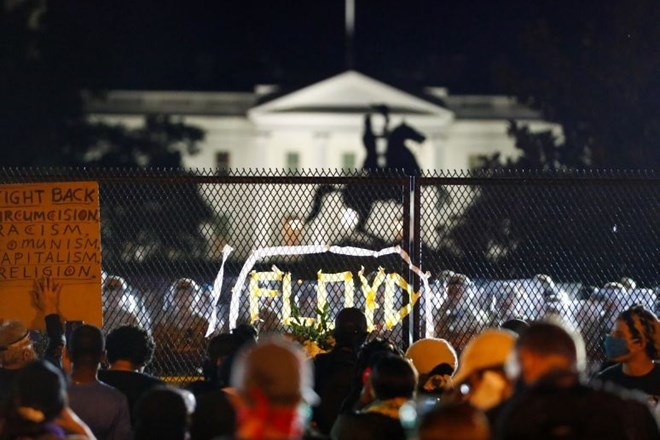 Protesti pred Belo hišo. Reuters