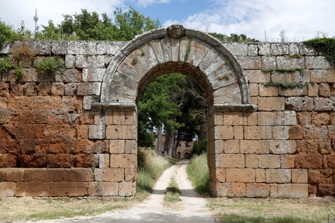 Glavni vhod v starodavno rimsko mesto.