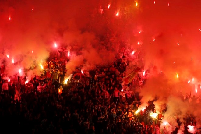 #foto #video Partizan v vročem derbiju pred 20.000 navijači premagal Crveno zvezdo