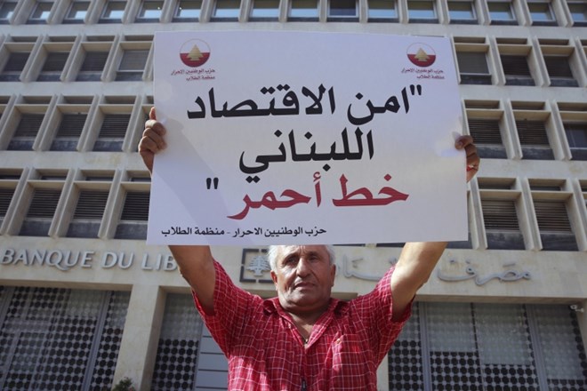 #foto V Libanonu množični protesti zaradi gospodarske krize