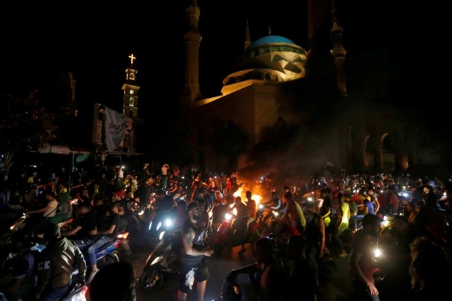 V Libanonu so v četrtek zvečer potekali množični protivladni protesti zaradi vse hujše gospodarske krize v državi in padanja...