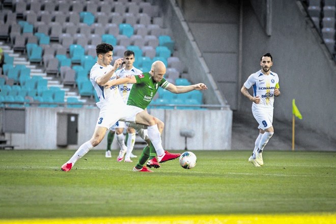 Kapetan Olimpije Tomislav Tomić (v zelenem dresu) proti Celju ni bil na ravni prejšnjih tekem.