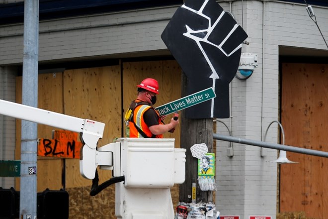 Policija v Seattlu prevzela nadzor nad avtonomnim protestnim območjem v središču mesta