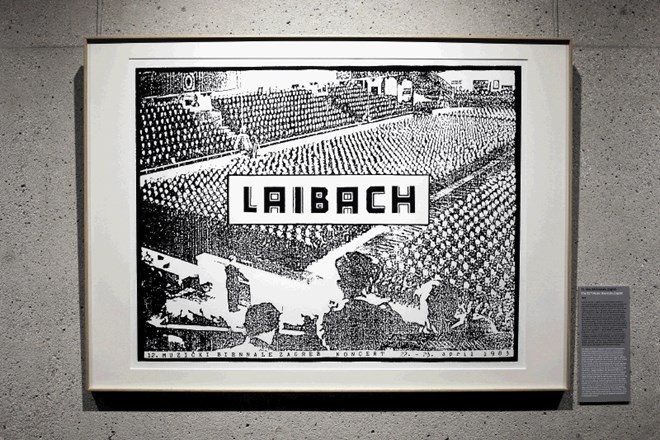 Razstavo plakatov Laibach: Svoboda vodi ljudstvo si je mogoče na Ljubljanskem gradu ogledati do 1. novembra.