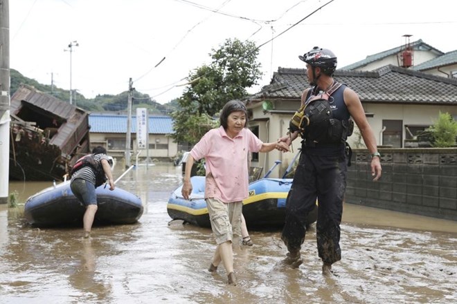 #foto Jugozahod Japonske prizadelo obilno deževje; v domu za starejše naj bi umrlo 14 ljudi