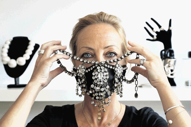 Koronavirus in moda:  Kdaj bomo po dizajnerske maske hodili v Milano?