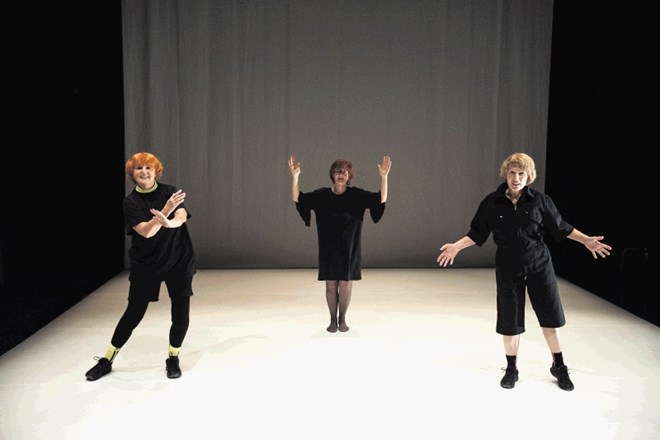 Na odru sicer plesalke (od leve proti desni) Maja Culiberg, Majda Lekše in Metoda Pavlič ne plešejo skupaj, gre za kolaž...