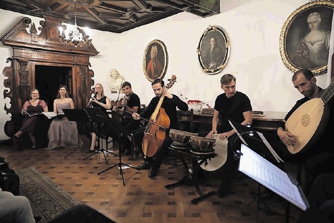 Nova Schola Labacensis je slovenski ansambel za zgodnjo glasbo, ki ohranja in nadaljuje tradicijo Schole Labacensis, prve...