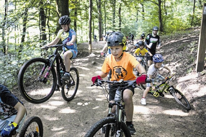 Tečaji gorskega kolesarjenja na Golovcu so tako priljubljeni, da so organizatorji pripravili dodaten vikend 28. avgusta.