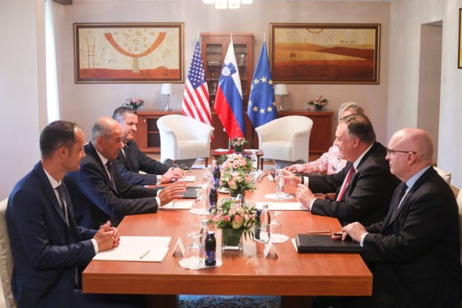Delovno srečanje delegacij Slovenije in ZDA, ki sta ga vodila predsednik vlade Janez Janša in ameriški državni sekretar.