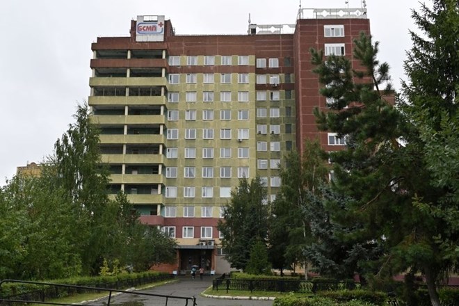 Bolnišnica v sibirskem mestu Omsk, kjer se za življenje bori Aleksej Navalni.