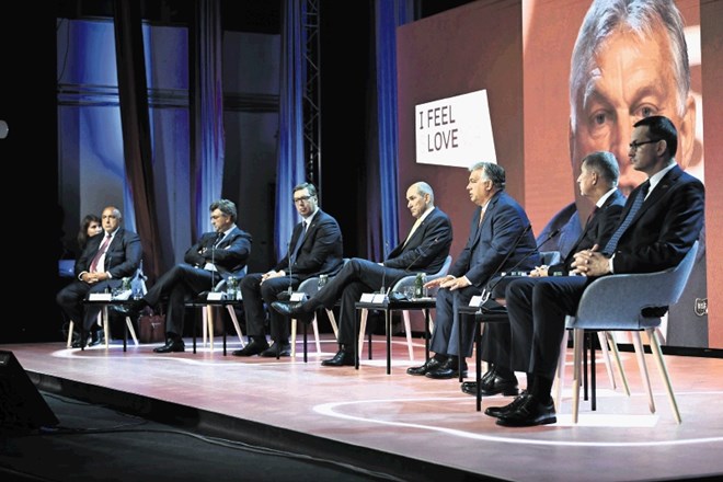Udeleženci osrednje razprave na blejskem forumu, z desne: poljski premier Morawiecki, češki premier Babiš, madžarski premier...