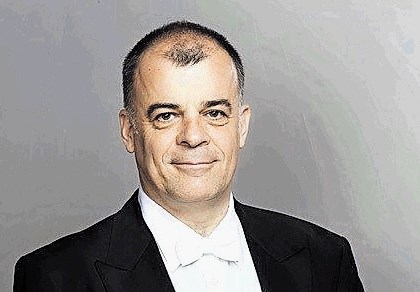 Matej Šarc, vršilec dolžnosti direktorja Slovenske filharmonije, se je v času koronavirusa lotil temeljite abonmajske...
