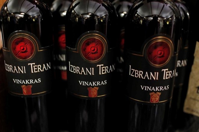 Vino teran, ki ga na Krasu pridelujejo iz sorte trte refošk, ohranja izključne pravice v okviru zaščitene označbe porekla in...