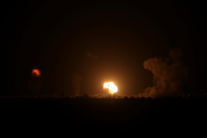#foto Izrael napadel cilje Hamasa na območju Gaze 