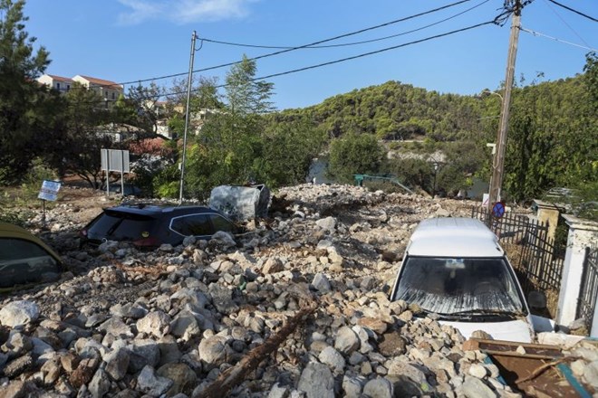 #foto Medikan Ianos v Grčiji povzročil ogromno škodo