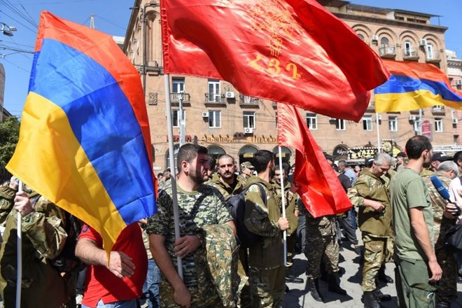 Mednarodna skupnost poziva k prekinitvi spopadov v Gorskem Karabahu