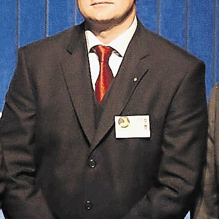 Priznanje regijska gazela je leta 2004 prevzel Tomaž Marovt iz podjetja Marovt.