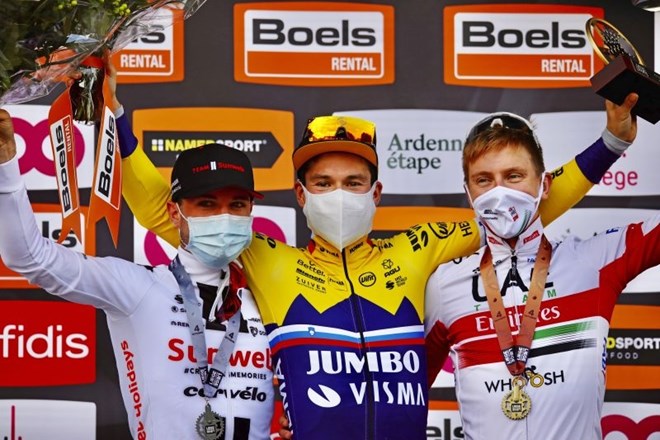 Najboljši trije kolesarji na dirki Liege–Bastogne–Liege (z leve): drugouvrščeni Švicar Marc Hirschi, zmagovalec klasike...