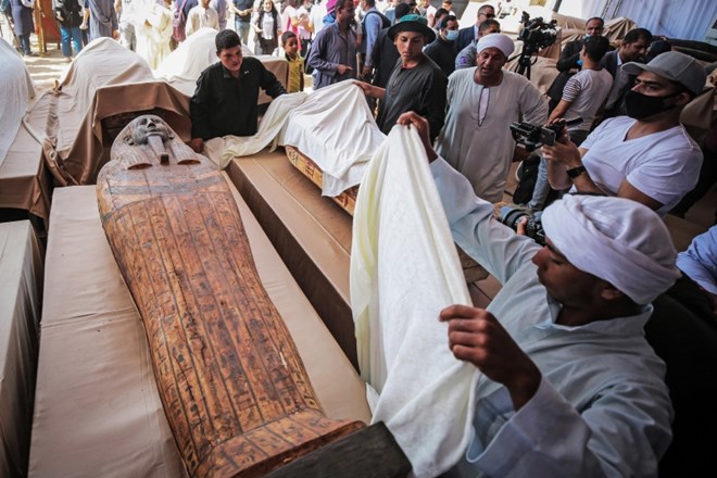 #foto Arheologi v Egiptu odkrili 59 lesenih sarkofagov 