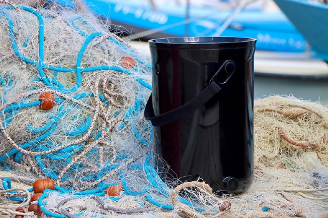 Slovenska inovacija iz recikliranih ribiških mrež za čistejši planet