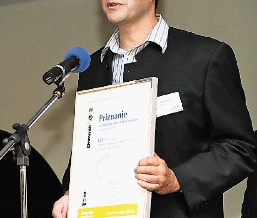 Borut Kelih, direktor podjetja Lea, je prevzel priznanje gorenjska gazela leta 2006.