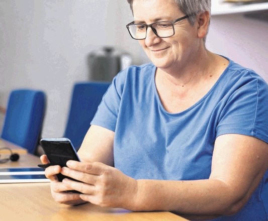 Mobilna aplikacija za starejše občane