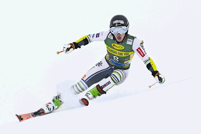 Na paralelni tekmi svetovnega pokala v alpskem smučanju v Lechu se je v kvalifikacijah med najhitrejših 16 od slovenske...