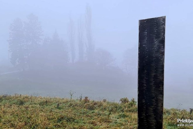 #foto #video Skrivnostni kovinski monolit se je pojavil tudi v Prlekiji 