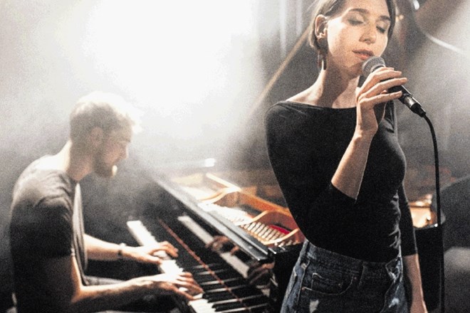 Jazzovska pevka Ana Čop in nemški pianist Thil Seevers, ki se družita pod imenom ACTS!, sta nedavno izdala svoj prvi album,...