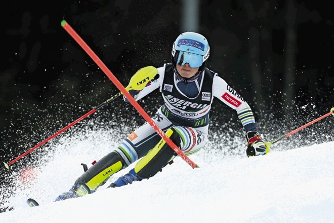 Petri Vlhovi prvi slalomski četveroboj novega leta