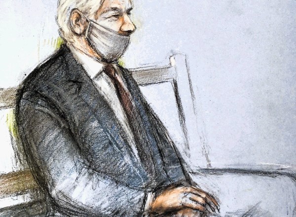 Julian Assange  na sodišču