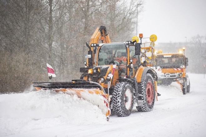 Velike težave zaradi snega so imeli v Nemčiji tudi v prometu.