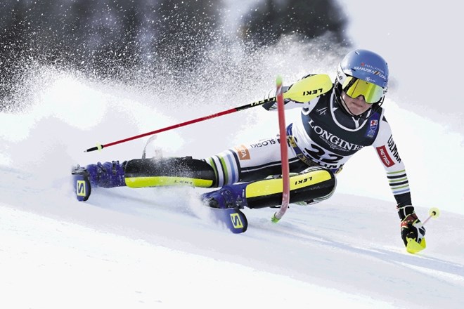 Meta Hrovat je z odstopom tik pred ciljem v slalomu na alpski kombinaciji zapravila priložnost za uvrstitev med najboljšo...
