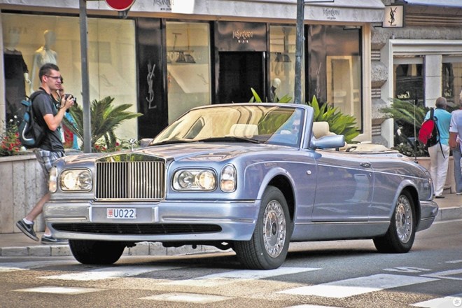 #Portret Rolls-Royce corniche: Šejk ga je vozil po evropskih cestah