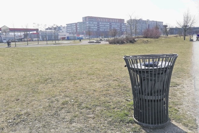 Park po novem čistijo vsak dan