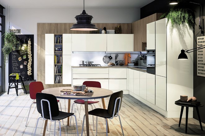 Belo kuhinjo lahko lepo nadgradimo z barvnimi detajli in majhnimi dekorativnimi izdelki. Harvey Norman