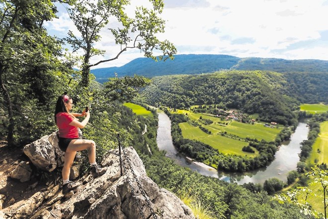 V Poljanski dolini leži  razgledna točka Sodevska stena, ki ponuja prekrasen razgled na reko Kolpo in sosednjo Hrvaško.