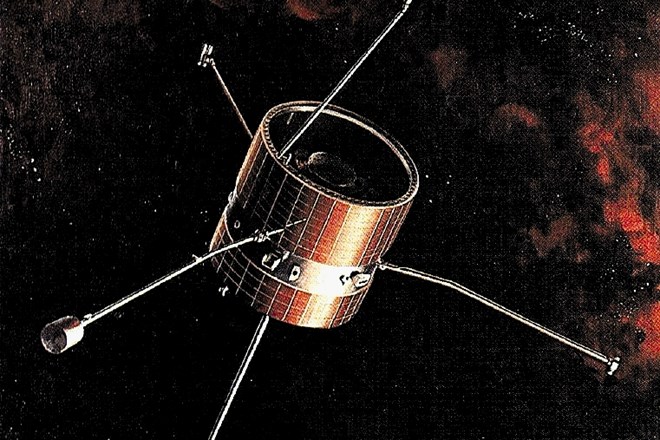 Leta 1968 izstreljena vesoljska sonda Pioneer 9, ki se ji skozi tisočletja postopoma razvije zavest, je eden od osrednjih...