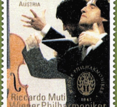 Scalo  bodo  ponovno odprli Dunajski filharmoniki pod vodstvom dirigenta Riccarda Mutija. Ta je leta 2004 dobil  tudi  svojo...