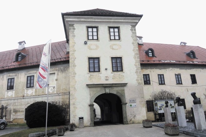 V zadnjih dvajsetih letih je bilo  v obnovo gradu, v katerem domuje Belokranjski muzej, vloženih blizu dva milijona evrov...