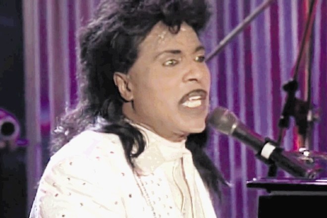 Little Richard je bil v  primerjavi z Elvisom, ki je bil predvsem pevec v rokah svojega menedžerja, umetnik z  izrazitejšim...