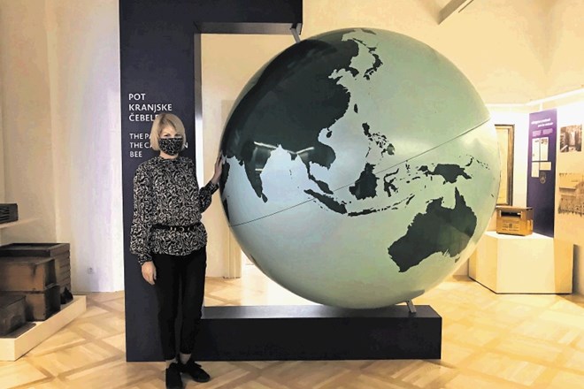 Dr. Petra Bole, avtorica razstave in direktorica Muzejev radovljiške občine, nam je med drugim predstavila ogromen globus, ki...