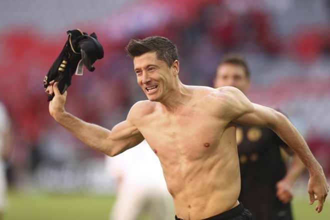 #foto #video Lewandowski z 41 goli postavil nov rekord v nemškem državnem prvenstvu