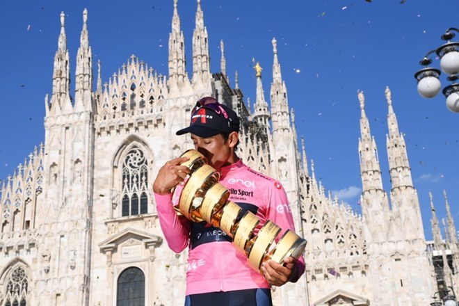 Egan Bernal je prišel do svoje druge zmage na Grand tourih. Zmagi na dirki po Franciji je sedaj dodal še Giro.