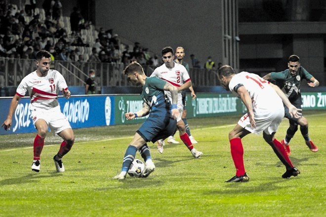 Proti Gibraltarju je bil zelo razigran Luka Zahović (v zeleni majici), ki se je izkazal s kar tremi asistencami za gol.