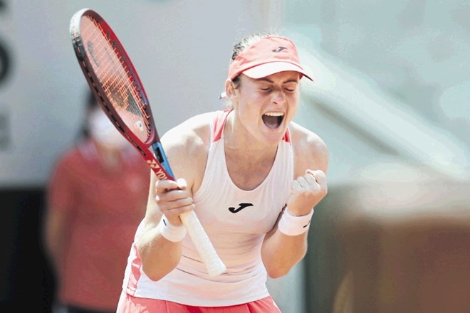 Tamara Zidanšek se je veselila novega največjega uspeha – uvrstitve v polfinale Rolanda Garrosa.