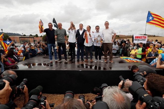 Pred zaporom so bili zbrani tudi podporniki za neodvisnost Katalonije.