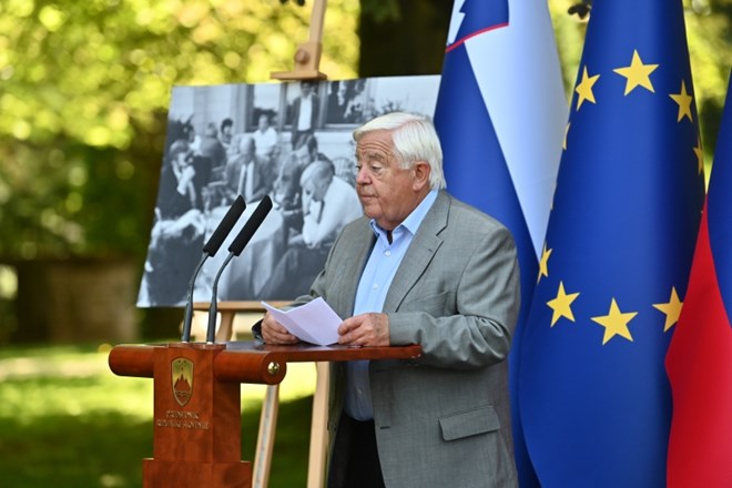 Slovesnosti se je udeležil tudi tedanji predsednik republike Milan Kučan.